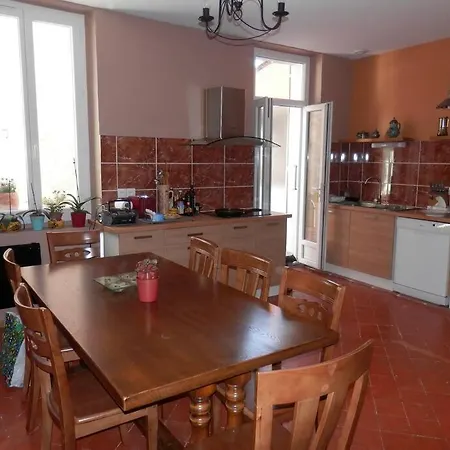 Appartement Spacieux Avec Grand Patio, 1Er Etage Sigean Extérieur photo